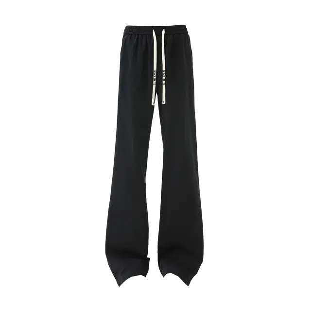 maxim's de paris vibe