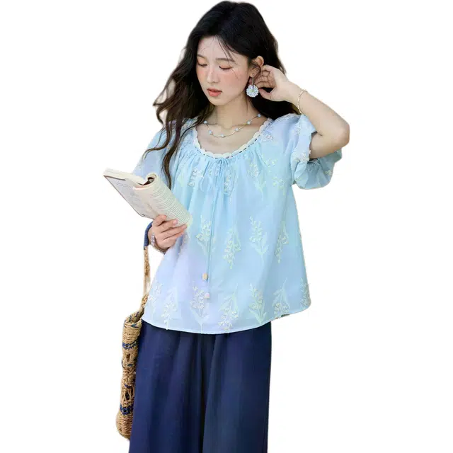 谜秀 纯棉绣花木耳边印花短袖圆领法式衬衫 女款