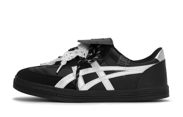 Asics Aaron 811