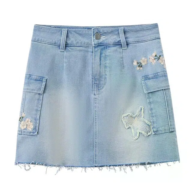 鬼洗 樱花金鱼贴布绣通勤自然腰牛仔短裤 女款