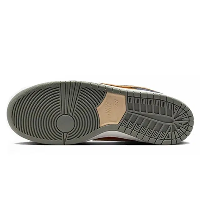 Nike Dunk SB "Dust Noir"