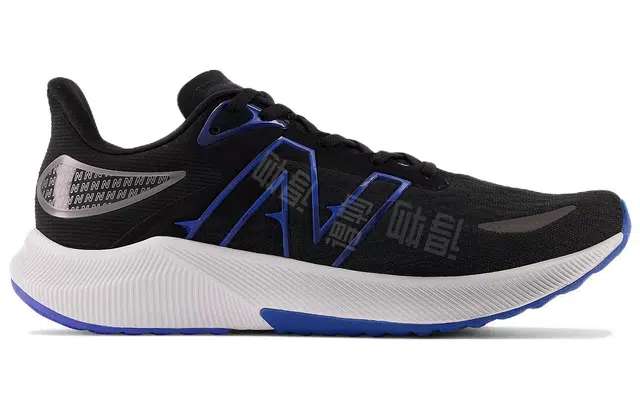 New Balance FuelCell Propel v4