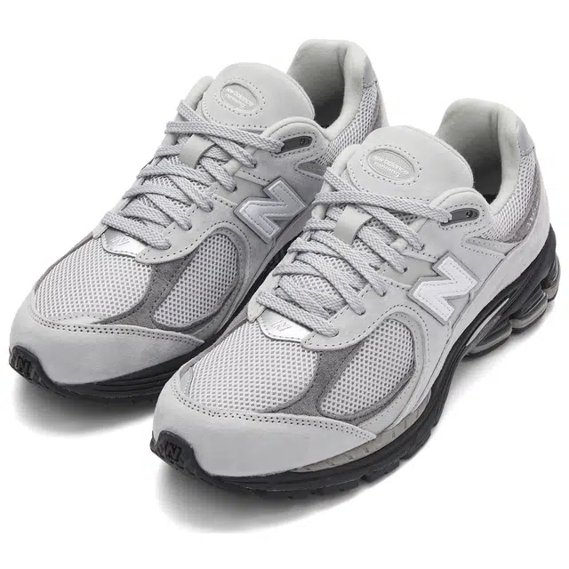 New Balance NB 2002R