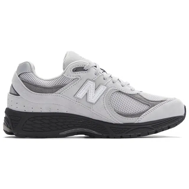 New Balance NB 2002R