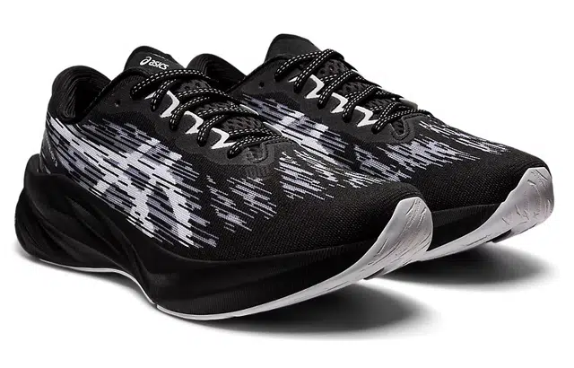 Asics Novablast 3