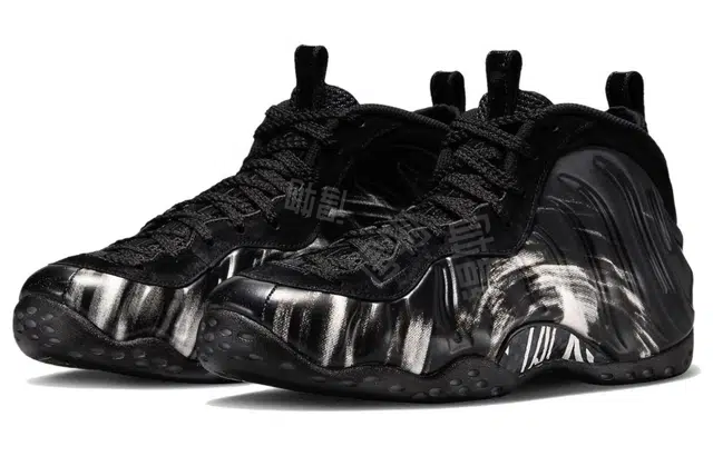 Nike Foamposite One "Black and White"