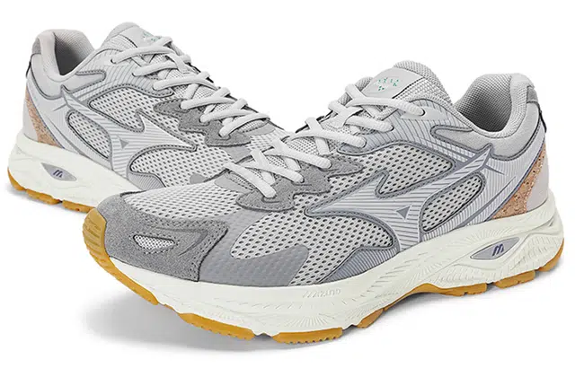Mizuno Racer S