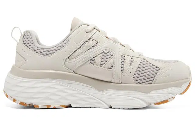 Skechers Max Cushioning Elite