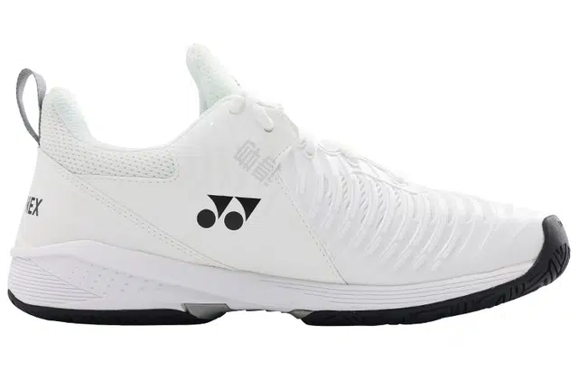YONEX