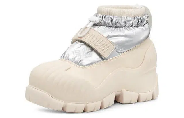 UGG