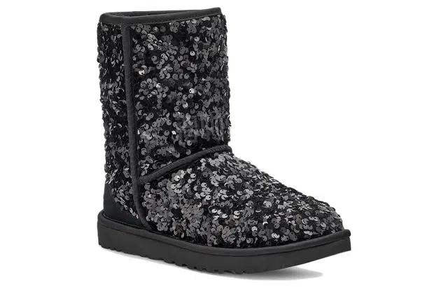 UGG CLASSIC SHORT