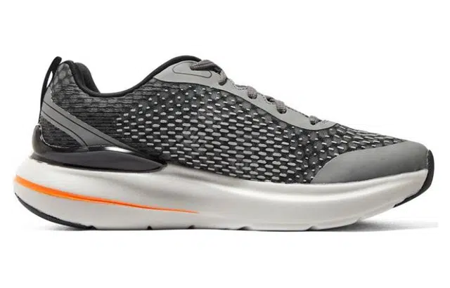 Skechers Max Cushioning Hyper Burst