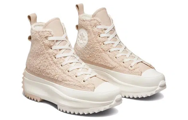 Converse Run Star Hike