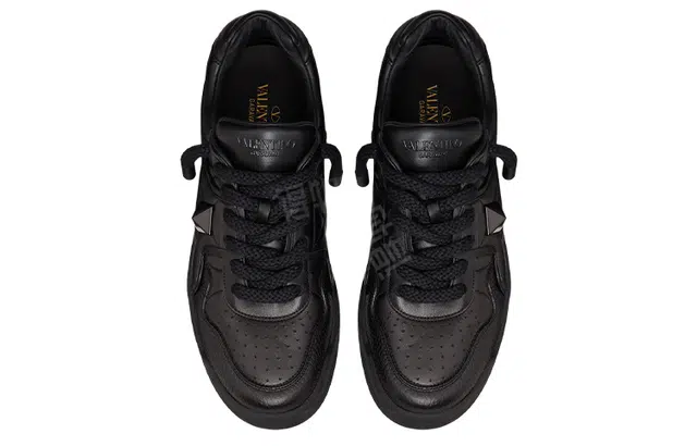 Valentino One Stud