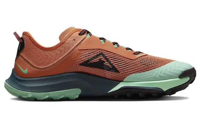 Nike Air Zoom Terra Kiger 8
