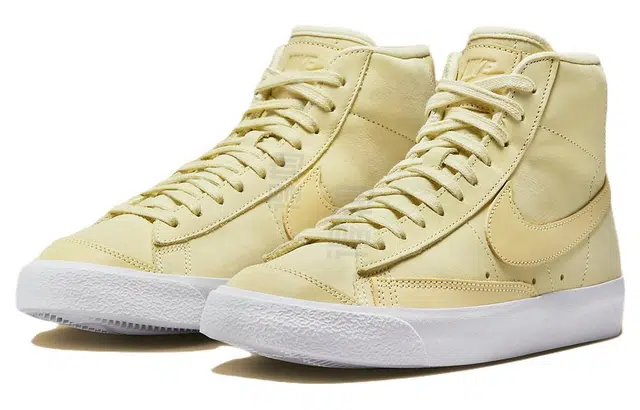 Nike Blazer Mid Beige