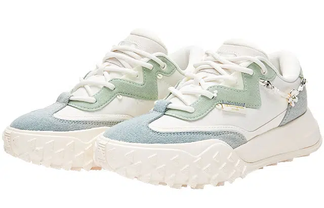 Champion Retro Sports Tracer 220
