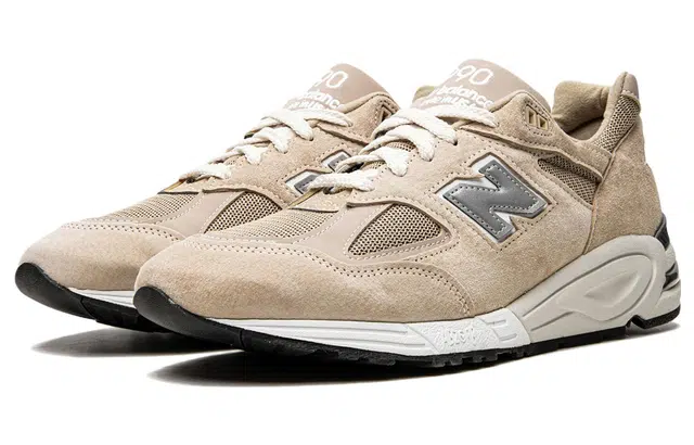 KITH x New Balance NB 990 V2