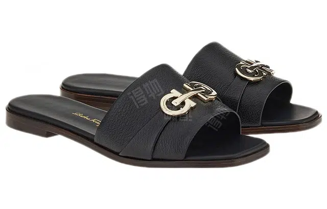 FERRAGAMO Gancini