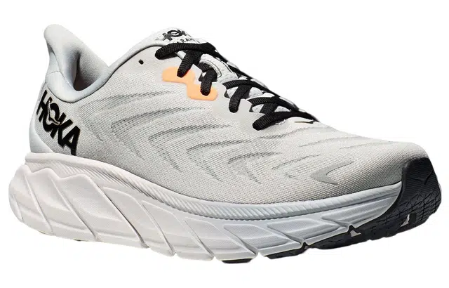 HOKA ONE ONE Arahi 6