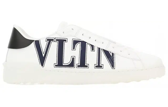 Valentino Rockstud