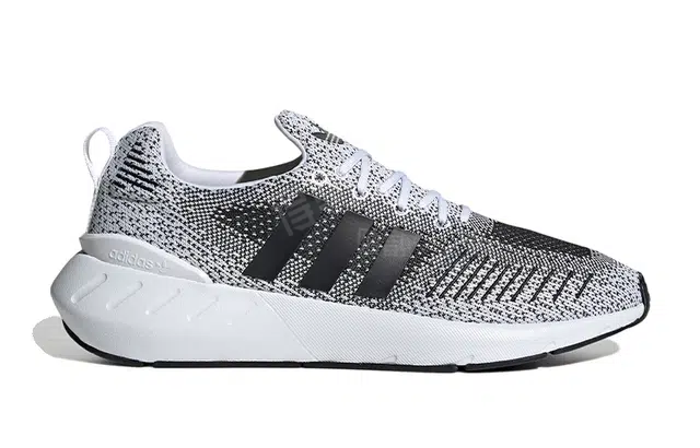 adidas originals Swift run 22