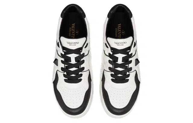 Valentino One Stud
