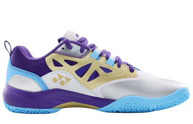 YONEX Power Cushion 620CR