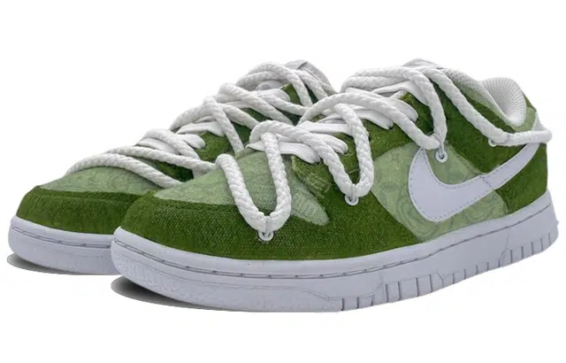 Nike Dunk Low ESS