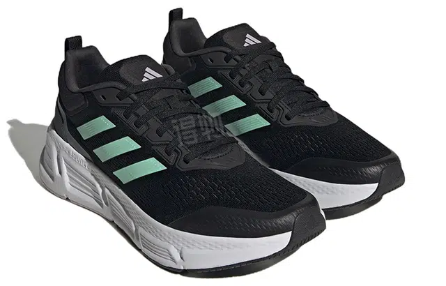 adidas Questar