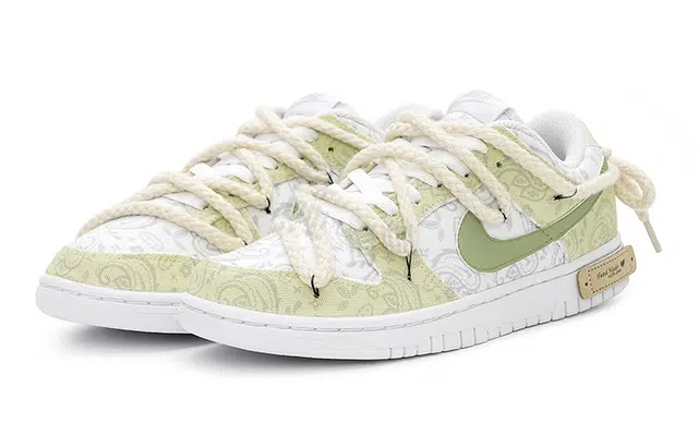 Nike Dunk Low ESS