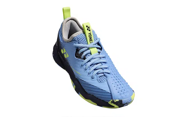 YONEX