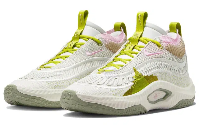 Nike Cosmic Unity 3