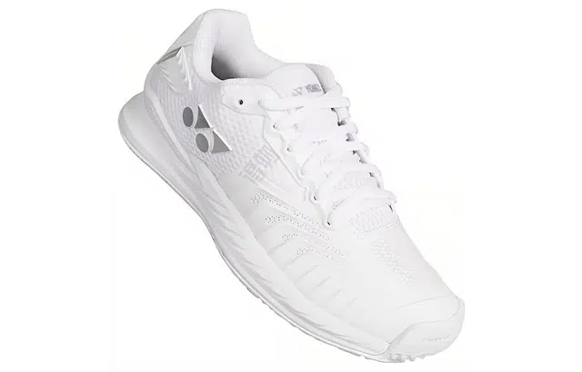 YONEX