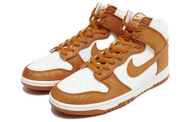 Nike Dunk Monarch