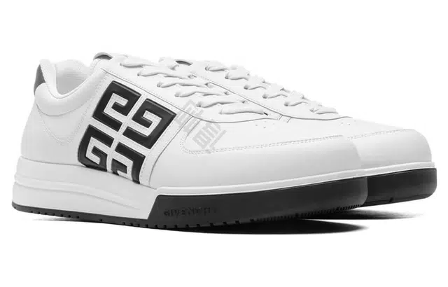 GIVENCHY G4