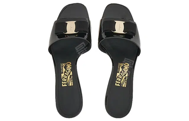 FERRAGAMO Vara