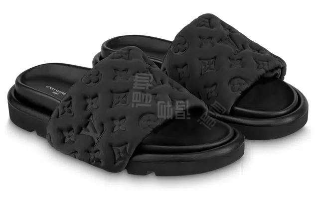 LOUIS VUITTON Pool Pillow Comfort
