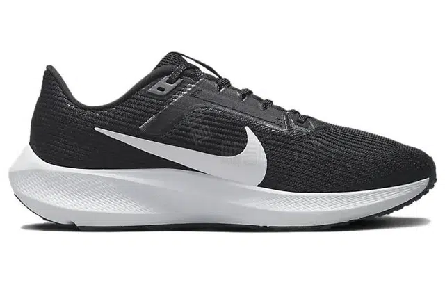 Nike Air Zoom Pegasus 40 40