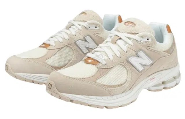 New Balance NB 2002R