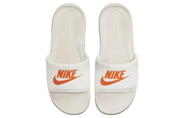 Nike Victori One Slide