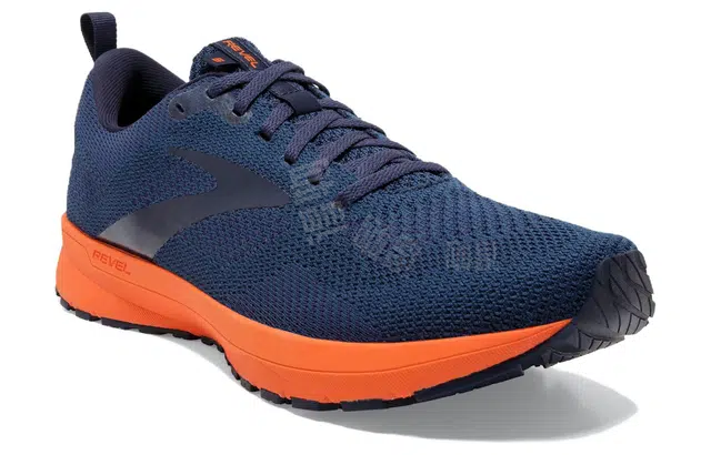 Brooks Revel 5