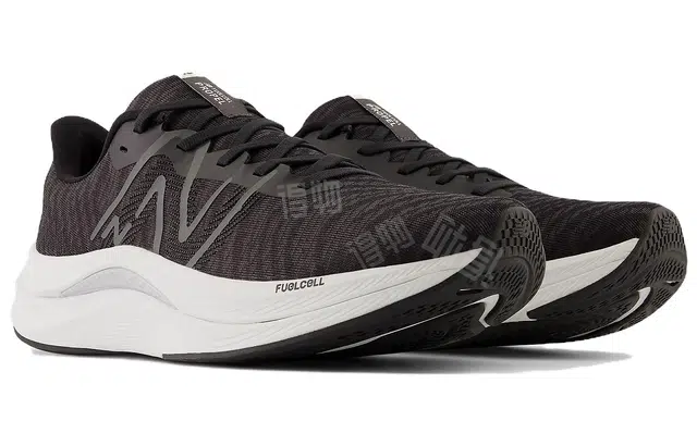 New Balance NB FuelCell Propel v4