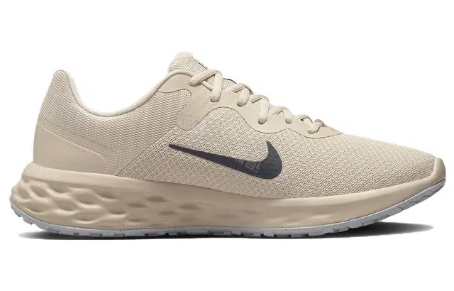 Nike REVOLUTION 6