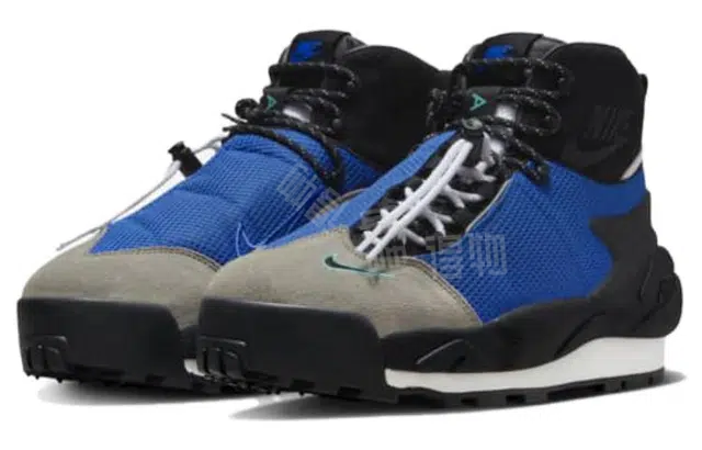 Sacai x Nike Air Magmascape "Varsity Royal"