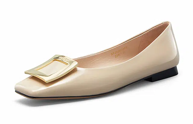 NINE WEST