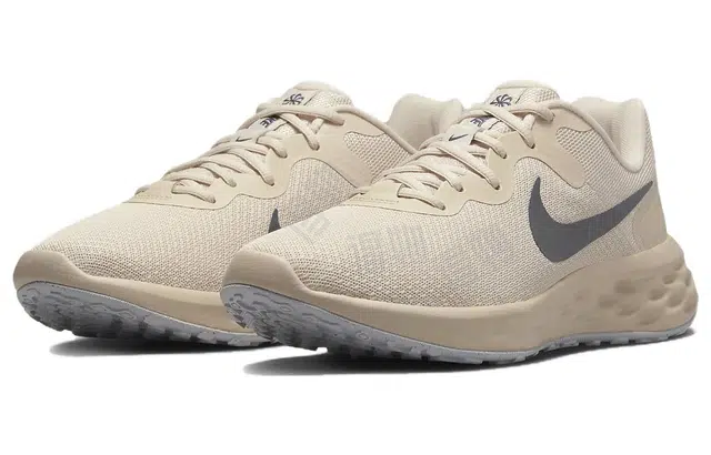 Nike REVOLUTION 6