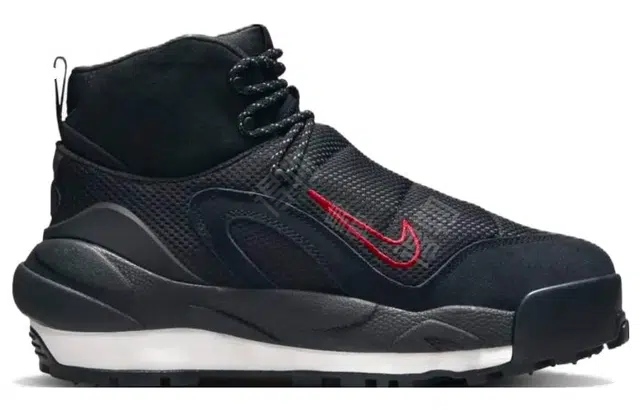 Sacai x Nike Air Magmascape "Black"