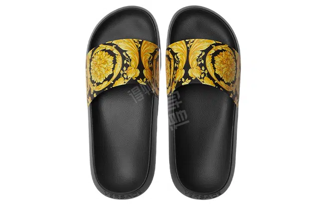 VERSACE