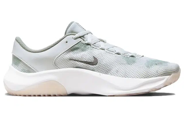 Nike Legend Essential 3 Next Nature Premium